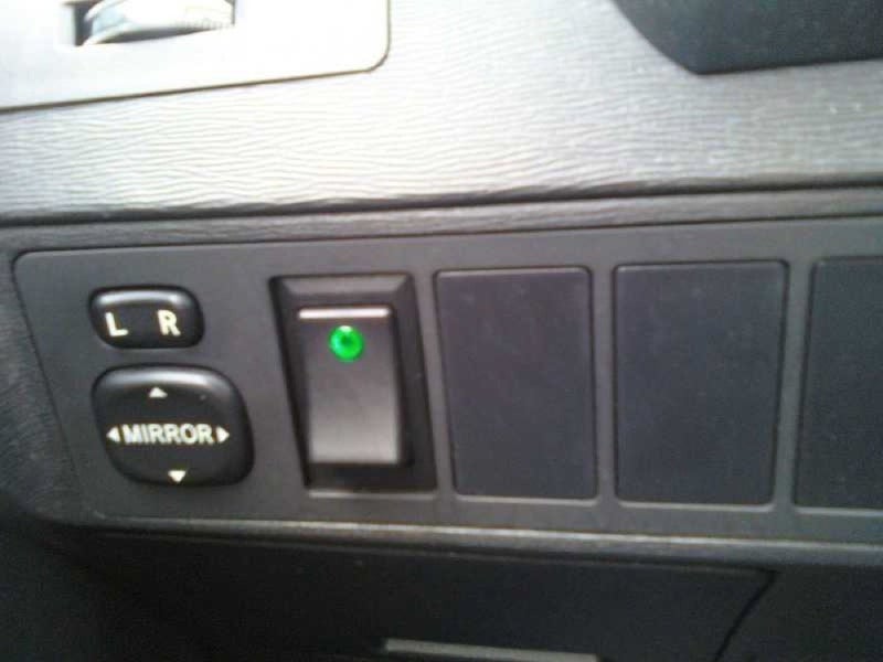 Oznium Scion OEM Style Lighted Rocker Switch (Used for: Scion tC xB xA, Toyota 4Runner FJ Cruiser Celica Matrix Tacoma Tundra Landcruiser, Nissan Frontier, Lexus IS300 SC300 SC400) - Green - Image 2